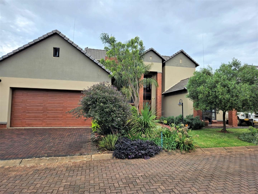 To Let 2 Bedroom Property for Rent in Melodie North West